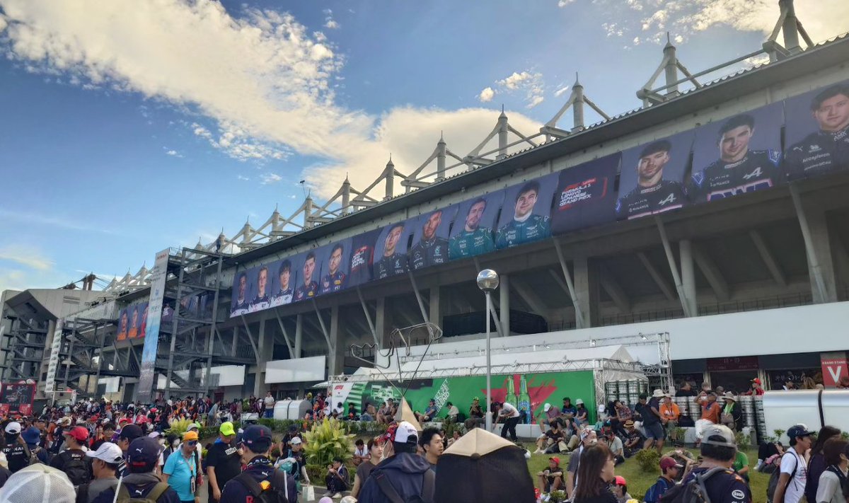 onsokugilles's tweet photo. 来年のF1日本GPは4月開催。
その時期は
新年度がスタートして
年度末決算、棚卸で大忙し…。
来年はテレビ観戦して
必死に応援します!
何処で応援しても
想いは届くと思うので…。
#F1 #F1チケット
#鈴鹿サーキット
#MOBILITYSTATION
#F1日本GPチケット https://t.co/3LnUGHk4In