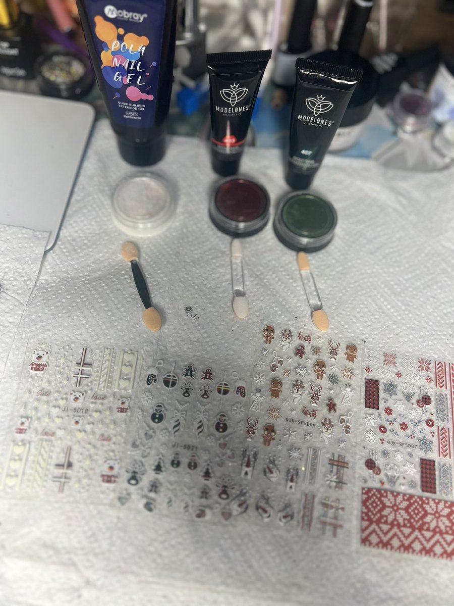 stefanartistry's tweet photo. using my birthday gifts 🎁 in this next set 💅🏾 #NailContent #ContentCreator #WinterNailDesign https://t.co/tkrskRGDIR