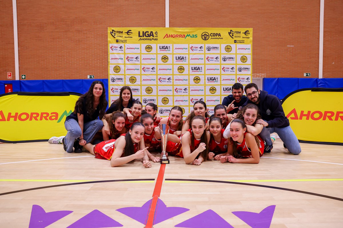 FBMadrid's tweet photo. Final cadete femenina #CopaAhorramas 
🥇 Campeonas: @cbalcobendas 
🥈 Subcampeonas: @CBJuanDeAustria https://t.co/rhx6QevK1E