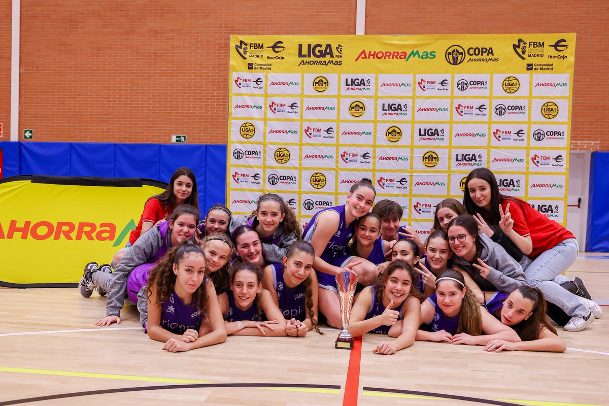 FBMadrid's tweet photo. Final cadete femenina #CopaAhorramas 
🥇 Campeonas: @cbalcobendas 
🥈 Subcampeonas: @CBJuanDeAustria https://t.co/rhx6QevK1E