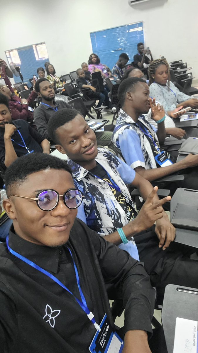 devcodex30079's tweet photo. well met a full stack developer
Meshach MTech
#DevFest2023 
#devfestasaba23 
#devfestasaba23 
#networking https://t.co/D2yNP2ObxU