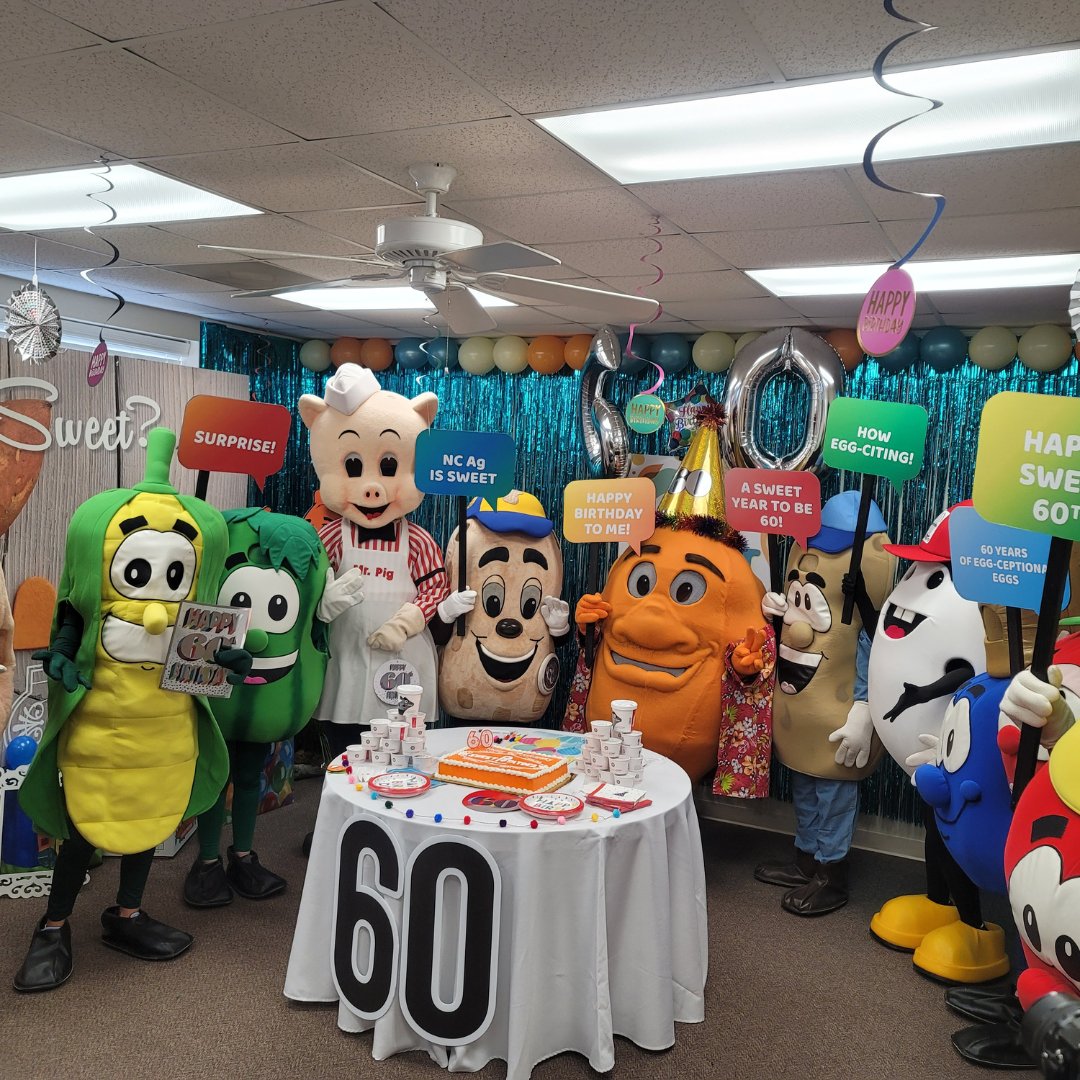 When Spencer Sweetpotato turned 60 he had a birthday party featuring all his friends!🎉 You’ve never met a sweetpotato who loves the limelight like Spencer does! 🍠

#ncsweetpotatoes #sweetpotatoes #spencerthesweetpotato #funfact