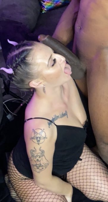 His dick > My head .. = one huge BBC 🥴😵&zwj;💫 https://t.co/2MKNbflkks