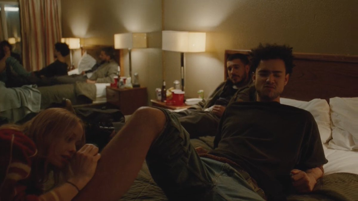 beingdcfan's tweet photo. and I'm still not over this.
I love Archie in this mv.
#BoysOfFaith #ArchieMadekwe https://t.co/mGGcLA4Nb6