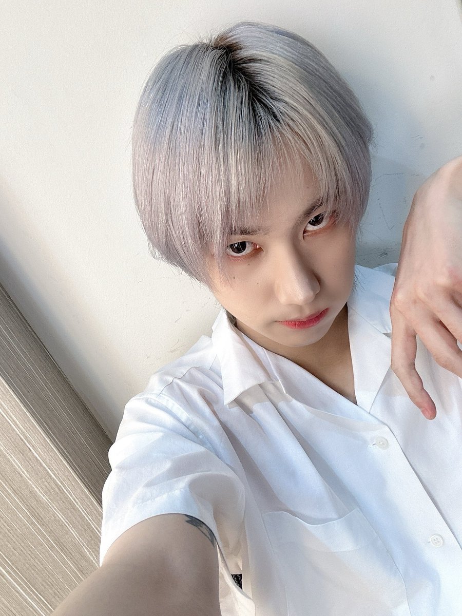 members_MIRAE's tweet photo. [#리안]
僕の前髪勝手にもっていったナウ太郎怒らんから出ておいで🙋‍♂️ https://t.co/yZB1M9KA7k