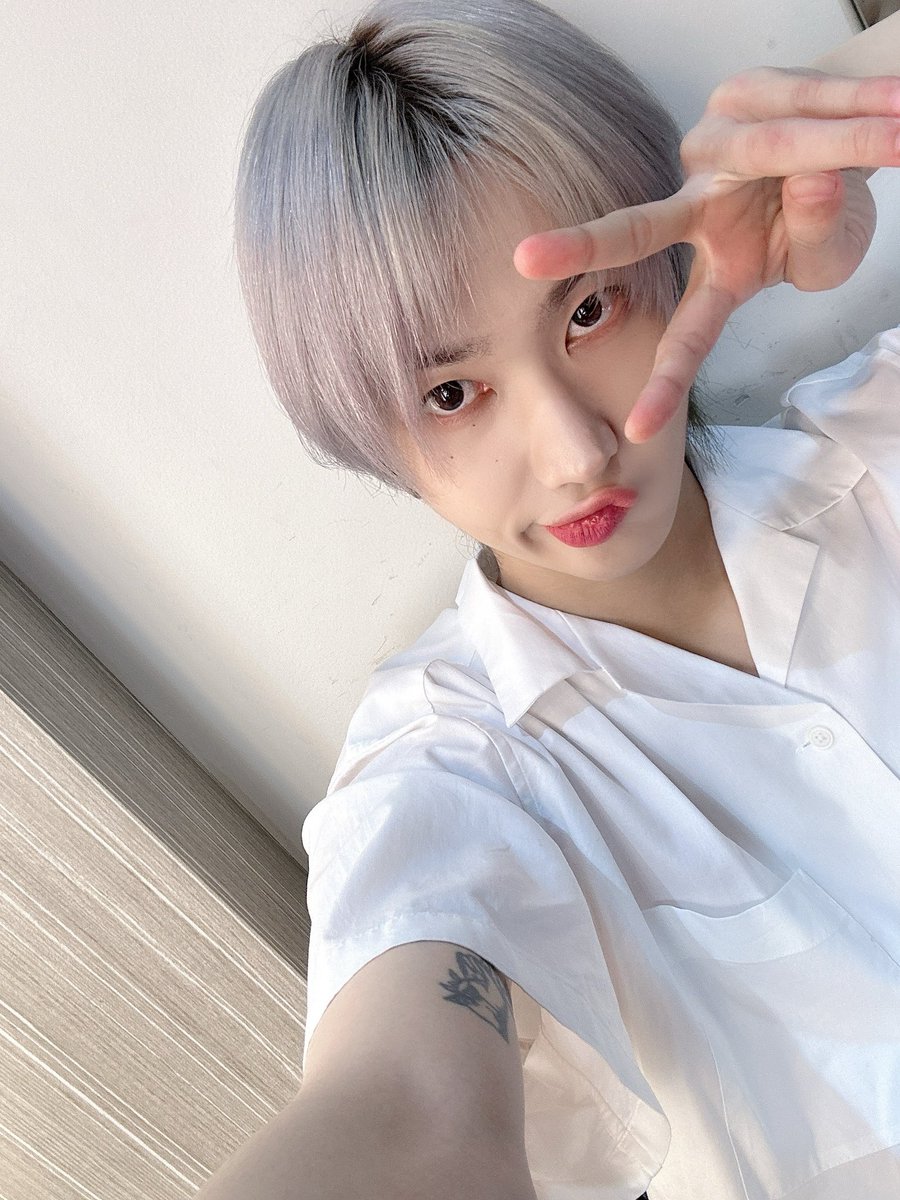 members_MIRAE's tweet photo. [#리안]
僕の前髪勝手にもっていったナウ太郎怒らんから出ておいで🙋‍♂️ https://t.co/yZB1M9KA7k