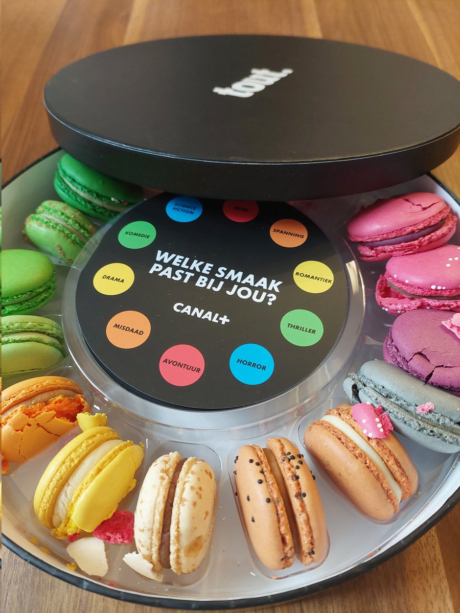 Het streamingplatform @canalplus is dus deze maand gelanceerd. En daarom kregen we deze heerlijke macarons thuis gestuurd. Je hoort mij niet klagen ...