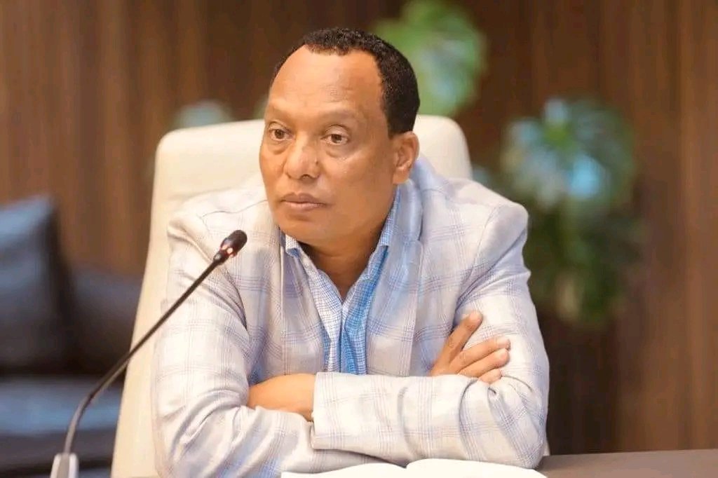 aa_prosperity's tweet photo. ከንቲባ አዳነች አቤቤ የትራንስፖርት አገልግሎትን ለማዘመን እና በዘርፉ ላይ የሚስተዋሉ ክፍተቶችን በመቅረፍ ዘመናዊ የትራንስፖርት ስርዓት መዘርጋት በሚቻልባቸው መንገዶች ዙሪያ ከትራንስፖርትና ሎጂስቲክ ሚ/ር አመራሮች ጋር ውይይት አድርገዋል https://t.co/yJGL6MSiqQ