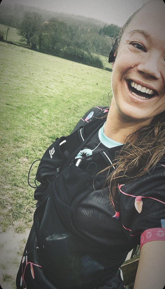 MsRMerry's tweet photo. #SundayRunday on the #Cotswolds #Trails 🤩
Can you tell I’m happy? 😉
Love my #RunUpToChristmas kit @WeAreRunThings !!! 🎅
#Sunday #SundayMotivation #Happy #Happiness #Smile #Love #Life #Run #SundayVibes #SundayWin #Growth #HappinessIsYours #CreateYourHappy #BeYou #RunMore https://t.co/YstS8JzezD