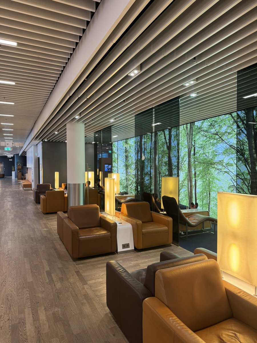 Okay, the Frankfurt Star Alliance lounge is the best one I have been in.  United Clubs in the US are really poor in comparison.