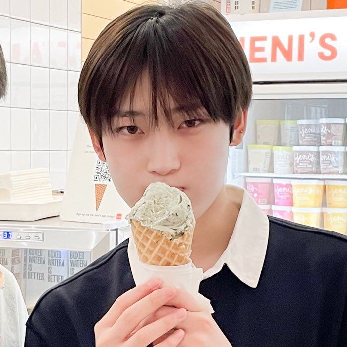 hello i'm ina ! i'm looking for interactive moots :>>

— not new to #stantwt #kpoptwt #anitwt , just new acc
— ateez, zb1, tbz, lsrf, nwjns, aespa, svt, enh, ive, etc.!
— any fandoms are welcome:)

likes n retweets are appreciated 🫶