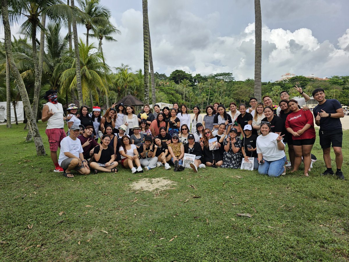 pgumonay's tweet photo. Christmas party with A'Tin SG. Had a blast today in Tanjong beach at Sentosa. #ATINSG #SB19 https://t.co/nu2owwMce5