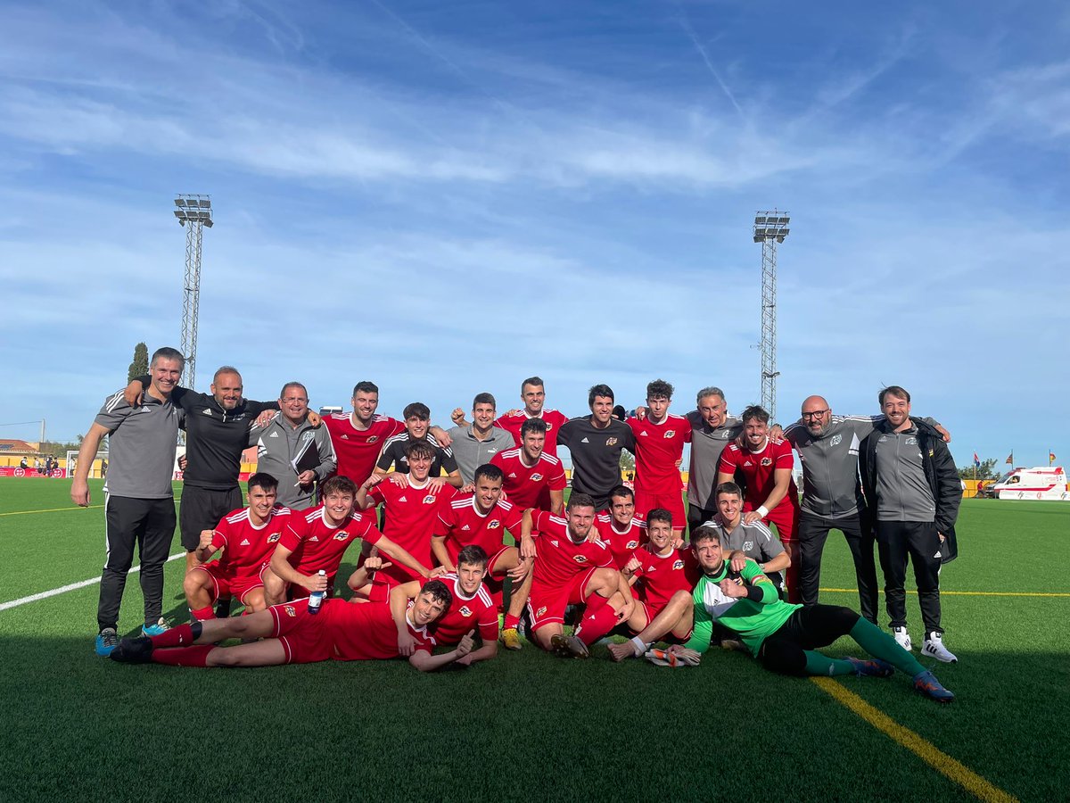 📸LA FOTO

⚽️ SELECCIÓN RIOJANA SENIOR.
🏟️Picassent (Comunidad Valenciana)
🗓️ Domingo 10-12-2023
🖼️ Álbum de oro del Fútbol Riojano ⚽️🌟

GRACIAS A TODOS LOS COMPONENTES DE LA SELECCIÓN POR DEMOSTRAR QUE UNA COMUNIDAD PEQUEÑA ❤️🤍💚💛  TAMBIÉN PUEDE SER GIGANTE🙏

#CrecemosJuntos