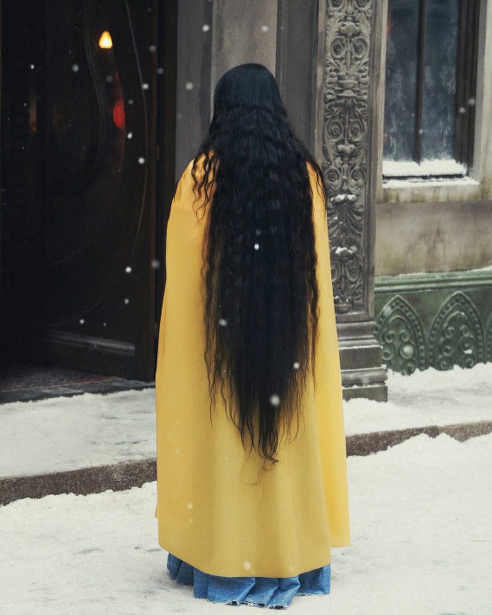 bugdoll__'s tweet photo. if i ever seem upset its bc im thinking about how i dont look like this from the back https://t.co/0SybIQexoF