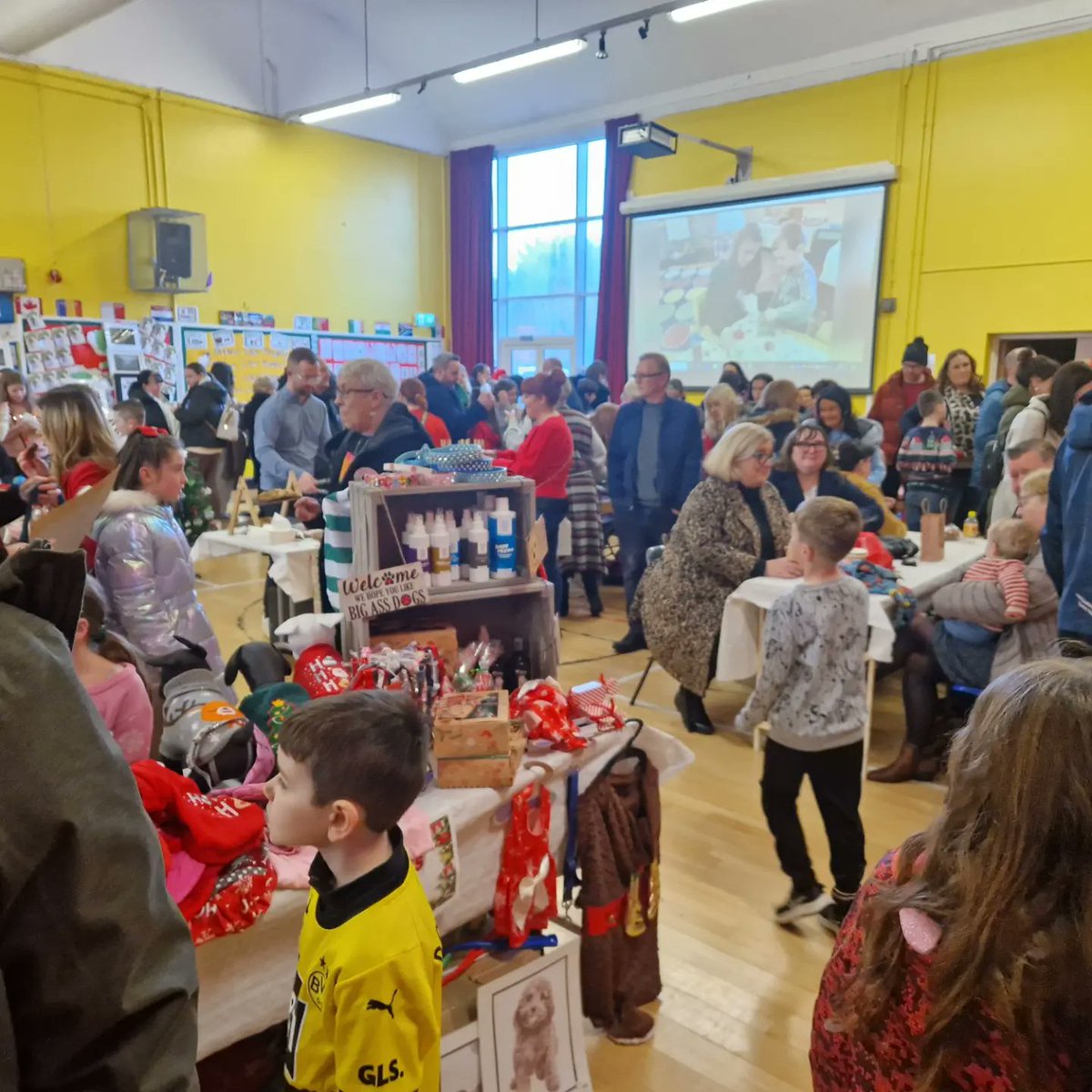 HolyChildPSBel's tweet photo. Our Christmas Fair is on until 4pm. There is still plenty of time to call in and grab a Christmas treat or visit Santa. ๐๐
๐งโ๐
#ChristmasFair #VisitSanta https://t.co/5TKXsRg5nN