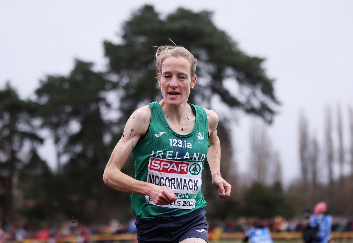 An utter legend! 👑 One week after qualifying for her fifth Olympics in the Valencia Marathon and less than six months after her third child, Fionnuala McCormack 🇮🇪 finishes fourth in #Brussels2023! 🥵 This was her 18th SPAR European Cross Country Championships appearance! 🙌