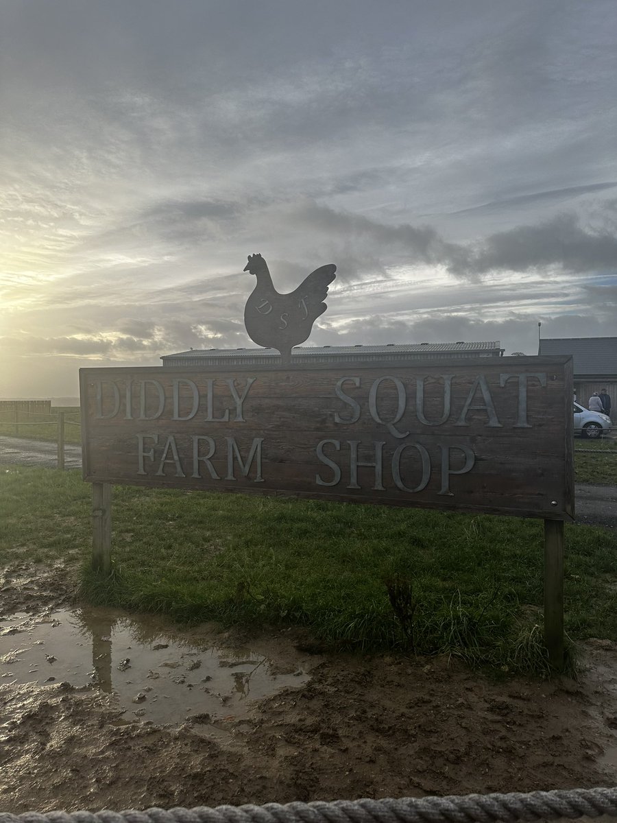 chlo_092's tweet photo. @JeremyClarkson  I have had an amazing time at the farm shop this morning, had quite possibly the BEST sausage sandwich I’ve ever had and bought your ‘pigs might fly’ book and a few other bits. Reading it on the journey home now.👍🏻The beer was bloody lovely too🍻. https://t.co/fCKExppJTL