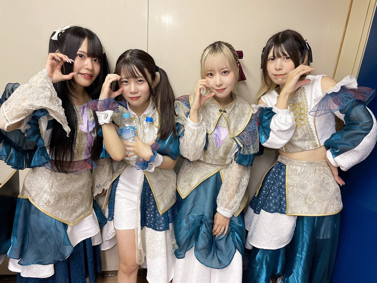 tochan259's tweet photo. PassCodeとAxelightはピンクで、Kolokolとyosugalaはブルーの感じ
#weBstudios https://t.co/yvKnZyRyQc