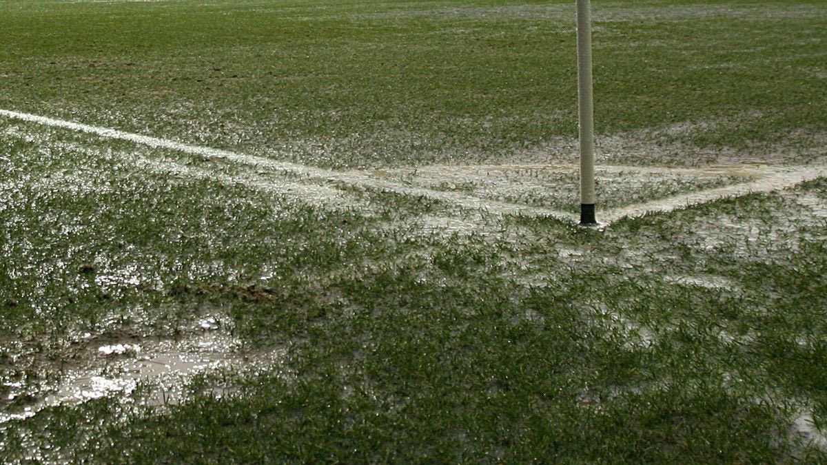 Noel Mooney (@noelmooney13) on Twitter photo See alot of grassroots games across <a href="/Cymru/">Wales 🏴</a> called off this weekend due to weather. As a young player I was hugely frustrated with games being called off this time of year. Would a March - Nov season make more sense ? What would be the advantages v disadvantages in your view? See alot of grassroots games across <a href="/Cymru/">Wales 🏴</a> called off this weekend due to weather. As a young player I was hugely frustrated with games being called off this time of year. Would a March - Nov season make more sense ? What would be the advantages v disadvantages in your view?