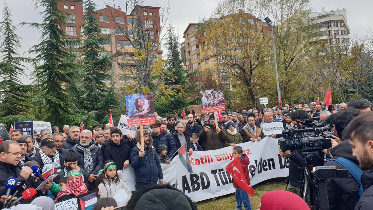Kudüs özgür olana dek!
Tek ses, tek yürek: 

Erdemli Yöneticiler Akademisi Derneği olarak Ankara Filistin Dayanışma Platformu tarafından düzenlenen #BüyükFilistinYürüyüşü'ne  katıldık.

Adımlarımızı #Filistin'in özgürlüğü için attık.

<a href="/haliletyemez/">🇹🇷Halil Etyemez .</a> <a href="/eyadmtg/">Medeniyet Tasavvuru</a>