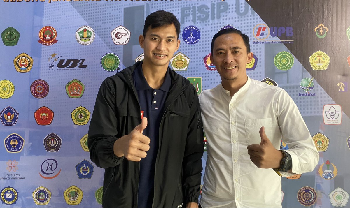 Dikri Yusron sebagai kiper bermain sangat baik, ditambah pemain belakang yang cukup tertib menjaga pergerakan striker persib, selamat utk mas Dikri pelajaran utk PERSIB

Harus diakui tengah persib tidak maksimal🙏🏼