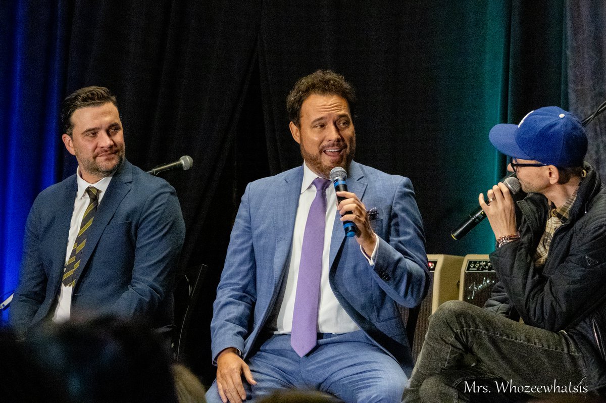 Michelle_Tj's tweet photo. Late post from yesterday of Gil McKinney, David Hadyn-Jones, and DJ Qualls. I think they were discussing car concert songs at this point. 🤣
#CreationNASH #gilmckinney #davidhadynjones #djqualls #supernatural #henrywinchester #arthurketch #garthfitzgeraldiv https://t.co/XHc2QB75CT