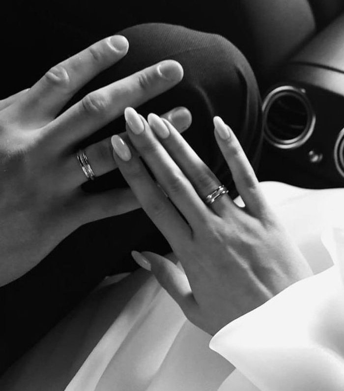 ⠀
та, которая будет всегда со мной – спасибо, что ты есть. за этот день я узнал десяток способов решать форс-мажорные проблемы, узнал, что место нашего знакомства совсем не изменилось, и что, оказывается, могу любить ещё сильнее. я не подведу, малыш. обещаю. 
⠀