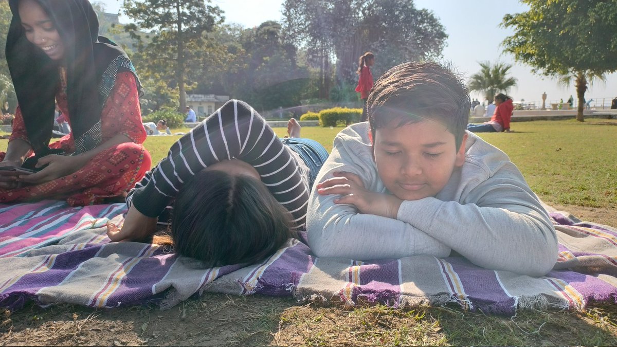 safetipin_'s tweet photo. Glimpses from today's impactful #MeetToSleep event at Baradari Park in Ajmer, where 33 inspiring young girls joined in to reclaim public spaces as part of the "मैं भी बाहर जाऊँगी" campaign.
#IWillGoOut #MeetToSleep2023 #WorldHumanRightsDay
Mahila Jan Adhikar Samiti, Start Up! https://t.co/sHE9PINY7u