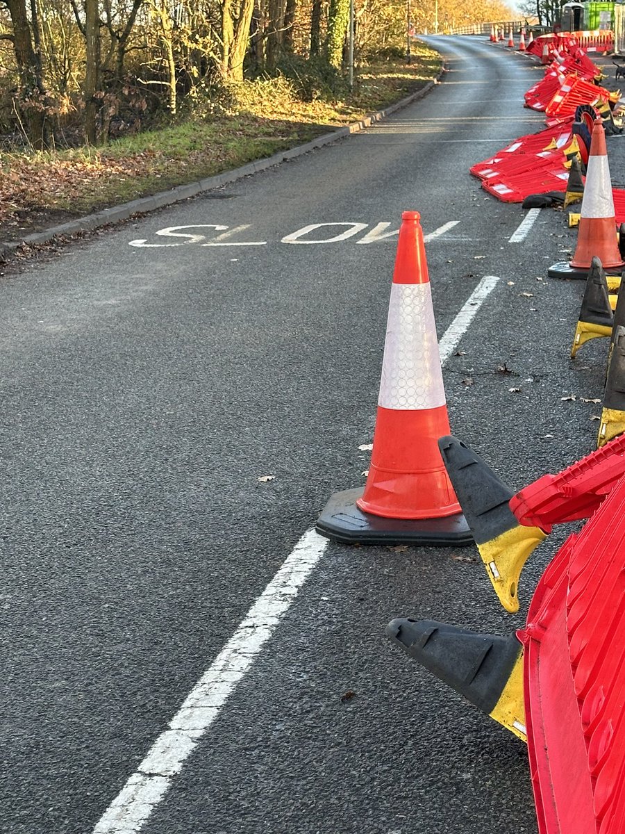 Thecosmoqueen's tweet photo. @SurreyCouncil @NationalHways Green Lane Chertsey KT16 Barriers have blown over https://t.co/dyhMlaHoXW