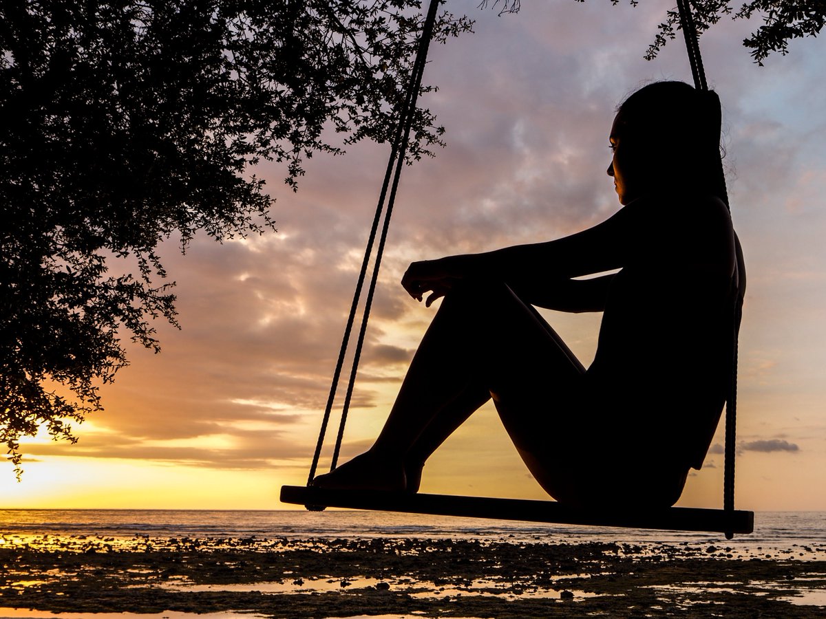notionwise23's tweet image. Allow yourself a moment to daydream.
Close your eyes 👀 and picture what your perfect future looks like, not just in your career 💼 but in your personal life ❤️ too.
It's about letting your heart and mind roam free 🕊️ to explore the possibilities.
#motivational #KeepGoing