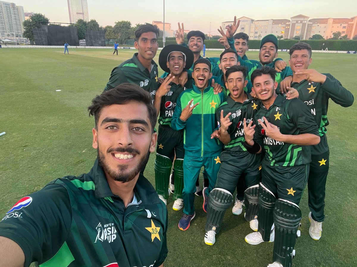 Selfie time 🤳🤩

#PAKvIND | #PakistanFutureStars