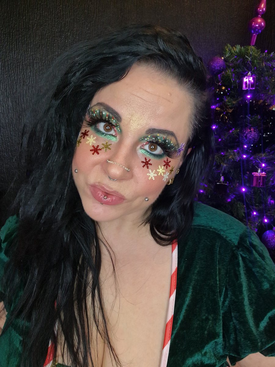 MelliniaStone's tweet image. 🎄 Süßer Elfenzauber zum zweiten Advent! 🎄 Als Weihnachtselfe verbreite ich festliche Vibes. Lasst euch von der Magie der Weihnachtszeit verzaubern. 🧚‍♀️✨ #ZweiterAdvent #Elfenzauber #Weihnachtszauber