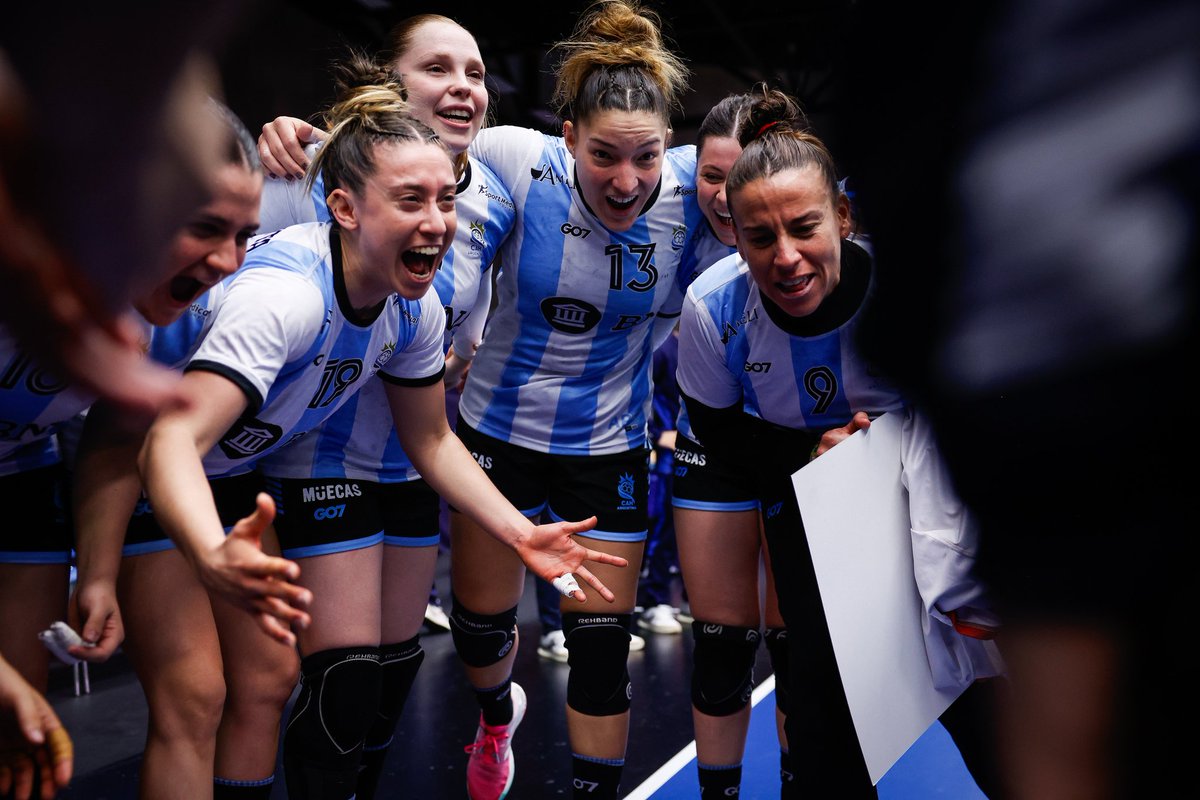El mejor cierre de Mundial para La Garra🇦🇷.

Las dirigidas por <a href="/Dadygallardo/">Dady Gallardo</a> vencieron 25-20 a Ucrania🇺🇦 (segundo triunfo en Mundiales femeninos de handball ante europeos) para terminar en el Top 20 del torneo.