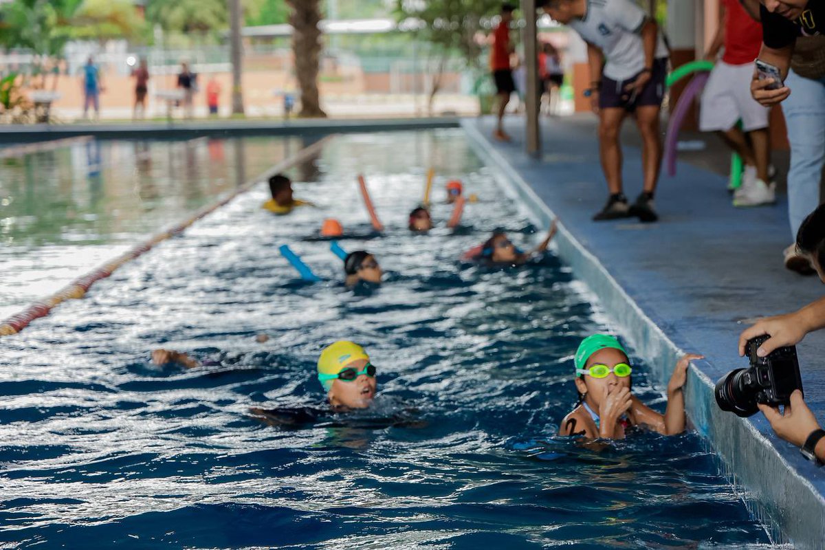 jorgexsa's tweet image. Llevamos a cabo la 1ra edición del Acuatlón Zihua en nuestra Unidad Deportiva completamente remodelada y equipada. En la #CiudadDeTodos trabajamos para ver a los jóvenes zankas en actividades que les permitan tener un desarrollo integral.