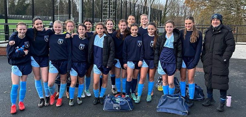 kentschools_fa's tweet image. The @kentschools_fa U14 Girls Squad who played against @surrey_girls yesterday