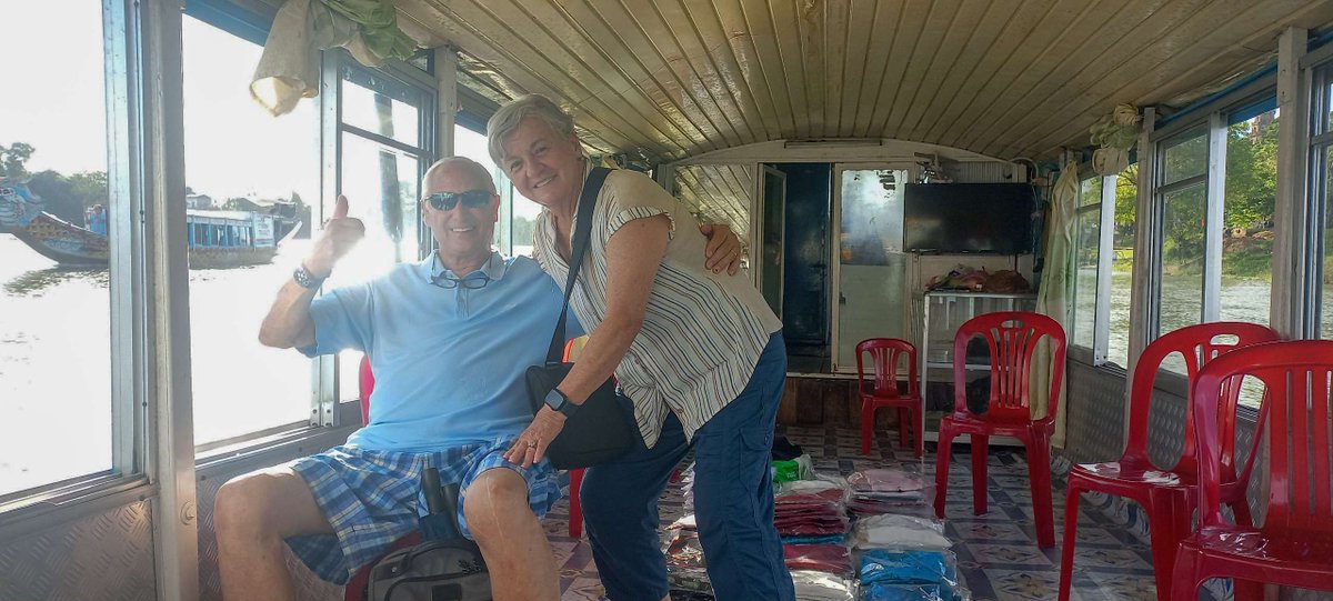 Originvietnam's tweet photo. Welcome Steven and everyone from America to Vietnam.
They had a 1-day journey to explore Hue Royal Palace from Chan May Port and a 1-day journey to explore Hanoi from Halong Port with Origin Travel. #Hanoicitytour #HueImperial #Fulldaytour #OriginVietnam
#OriginTravel https://t.co/WYDNLqDJDB
