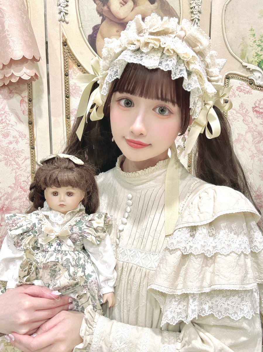 Mayukawaiidoll's tweet photo. 今日はまゆろん生誕祭✨️

お茶会そしてBARタイムと
足を運んでくださった皆様
本当にありがとうございました♡

1年の最後に皆様と会えたこと
とっても嬉しいです💭🤍

また来年も素敵な一年にしようね🎀

今年もたくさんありがとう🐰💓 https://t.co/VHojBdVr3a