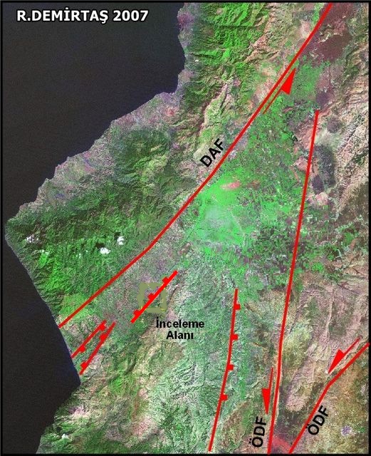Paleosismolog's tweet photo. 1) 1822 depreminden 1296yıl önce olan 29 Mayıs 526 #Antakya depreminde 250bin kişinin hayatını kaybettiği rapor edilmiştir.

#deprem günü bir festival (İsa'nın göğe çıkışı yıl dönümü) için şehirde toplanmış binlerce insan bu felakete yakalanmış olduğu için can kaybı çok olmuştur. https://t.co/H98n9eYI0Z