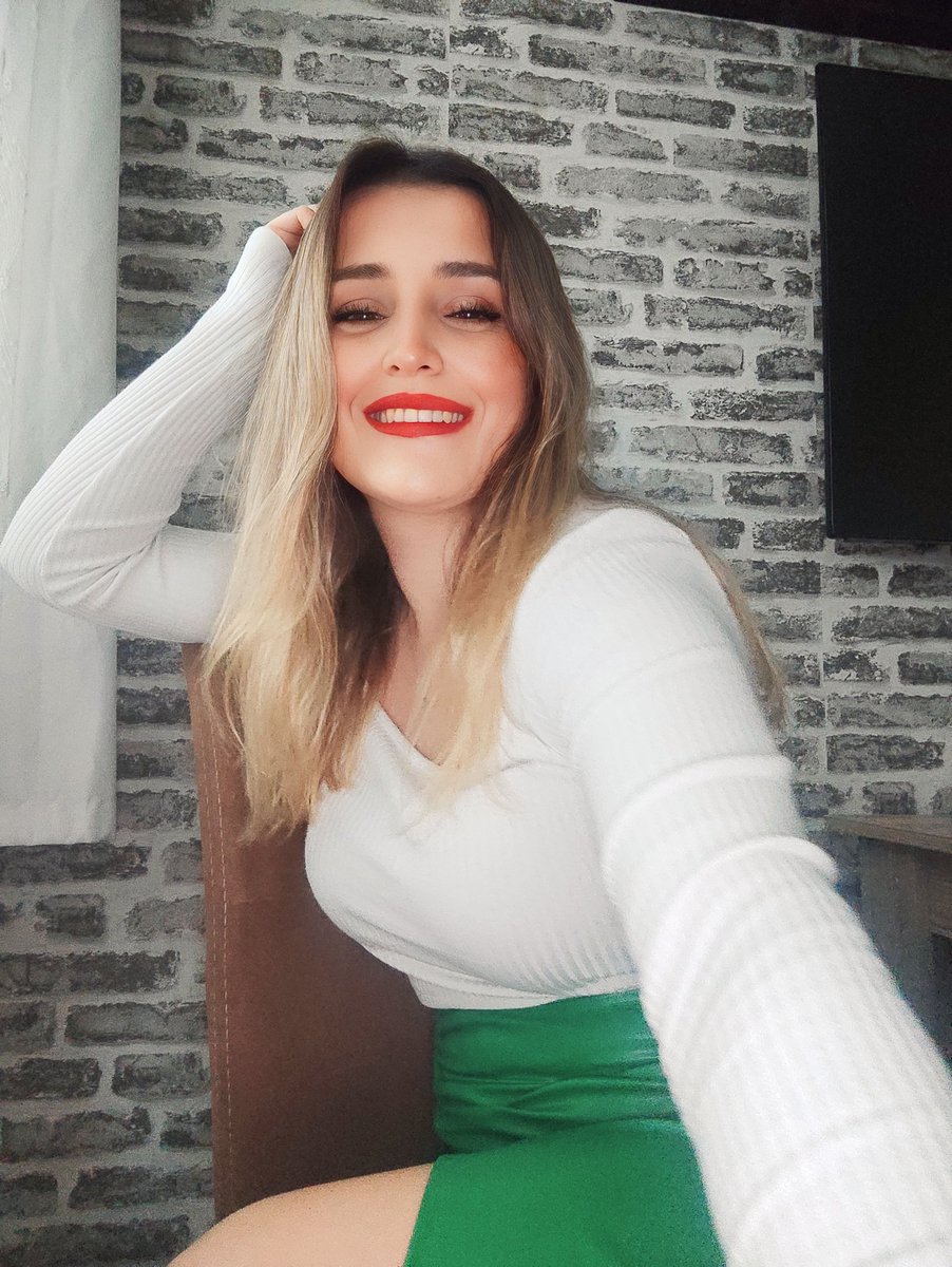 CokanGamze's tweet photo. Doğum günü kızı bırakıyorum buraya ❣️❣️ https://t.co/7XGYEq1R9W