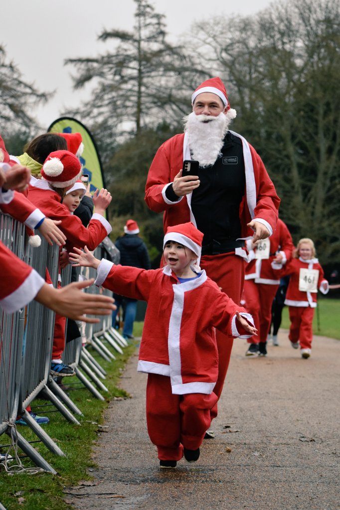 YMCAEastSurrey's tweet photo. The happiest photo you'll see today ❤️
Our Santas came in all heights & ages. A huge thank you to everyone who took part, helping us raise money to support local young people in the community.
Thank you as well to our wonderful staff & volunteers. You are AMAZING!
#YMCASantaRun https://t.co/YncGHgwgKR