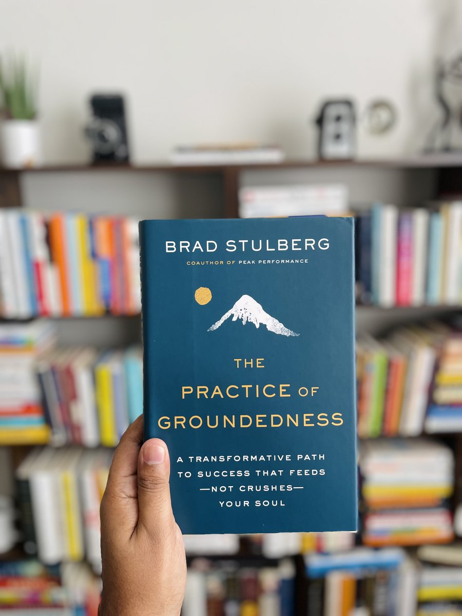 readswithravi's tweet photo. 5 books that will help you Master Your Emotions 🧵 

1) The Practice of Groundedness 

Interweaving case studies, modern science, and  time-honored lessons from ancient wisdom traditions, Stulberg teaches us how to cultivate the  habits and practices of a more grounded life.
