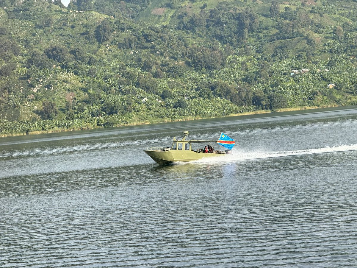 PatrickMuyaya's tweet image. #RDC : Au rendez vous du 20 décembre, le #SudKivu votera massivement pour le numéro 20.
C’est avec le sentiment d’une mission bien accomplie que le Président a pris par le lac la direction de #Goma dans le #NordKivu pour la suite de sa rencontre avec les congolais de cette partie…