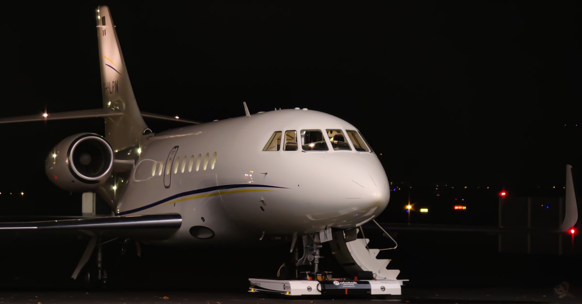 DassaultFalcon's tweet photo. Falcon lighting up the dark night.
Photo by Falcon pilot PM Mazeres
#iFlyFalcon https://t.co/DkfytxB0Xw