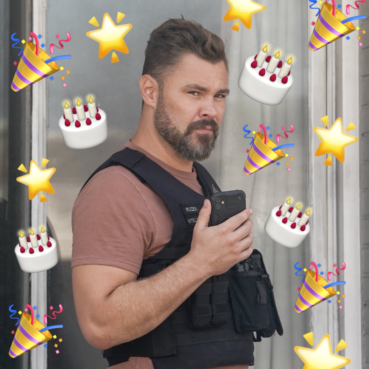 NBCOneChicago's tweet photo. 🎉 happy birthday, patrick flueger 🎉 https://t.co/4BZVoVgY9v