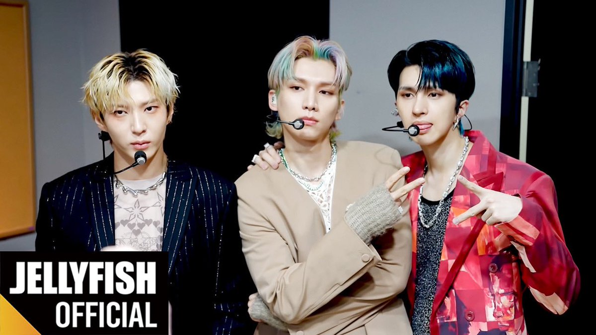 RealVIXX's tweet photo. VIXX 5th MINI ALBUM <CONTINUUM>  [VIXX DOCUMENTARY] 
CONTINUUM 1-3 + Bonus Clip
 
▶️ https://t.co/nluy2LQSei
▶️ https://t.co/3o722QaFGn

#VIXX #빅스 #CONTINUUM #Amnesia https://t.co/X9lrnTw9Wx