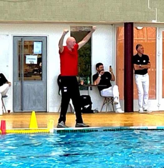 Dramatic scenes at the EU Nations Cup as England's men fought back from 9-3 down at the end of the third to draw 9-9 with Sweden in their final game. Coach Nick Hume celebrated on the poolside as Kamz Powell fired in his fourth goal to level the scores with just 28 secs left!