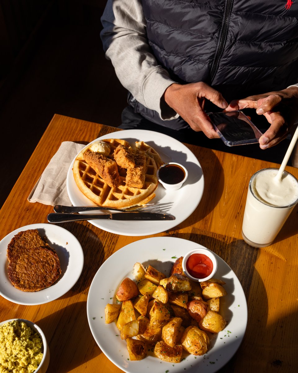 PulseCafeMA's tweet photo. Sunday means BRUNCH at Pulse! 🧇 🍽️

What's your favorite Pulse brunch spread?

If you haven't tried our plant-based brunch before, be sure to check out the link in our bio for the menu, online ordering, or DoorDash delivery. 🔗  We're open till 6pm today!

#pulsecafe #brunch https://t.co/cCN1CWFxF9