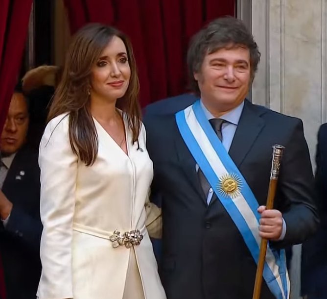 CarpinchoARGfsa's tweet photo. 💜🟣🇦🇷#MileiPresidente que fotaza LPM🇦🇷🟣💜

Milei y Villarruel ❤ https://t.co/ODhkJ3ZhOS