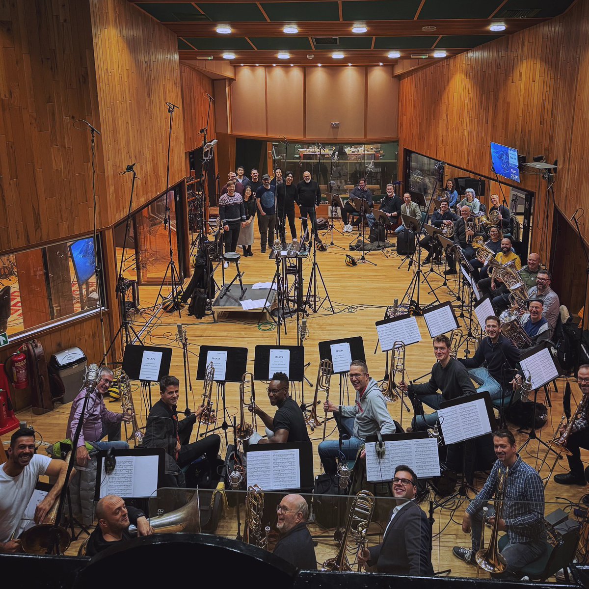 RobinHoffmann's tweet photo. One more from Friday, showing the mighty brass forces that were amassed at Angel Studios, London.
What extraordinary musicianship and sound. 5/5 can recommend!
#orchestrator #scoringsession #recording #london #brass #studio #specialloveforeuphoniums https://t.co/JyIPSYS5Ax