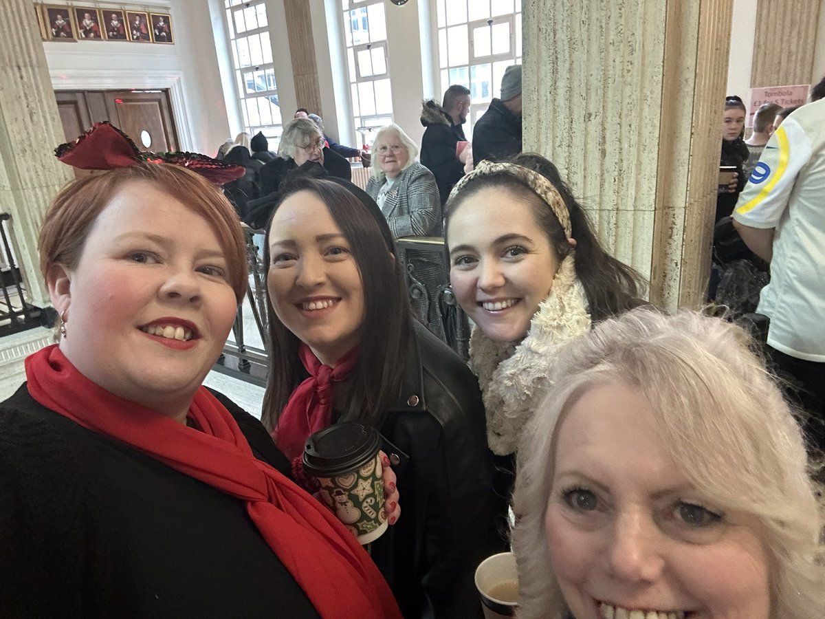Great day <a href="/BarnsleyCouncil/">Barnsley Council</a>  Town Hall Christmas open day entertaining the crowd with carols and songs alongside my fellow <a href="/BarnsleySingers/">BarnsleySingers</a>! Great festive event!!! #barnsleyisbrill